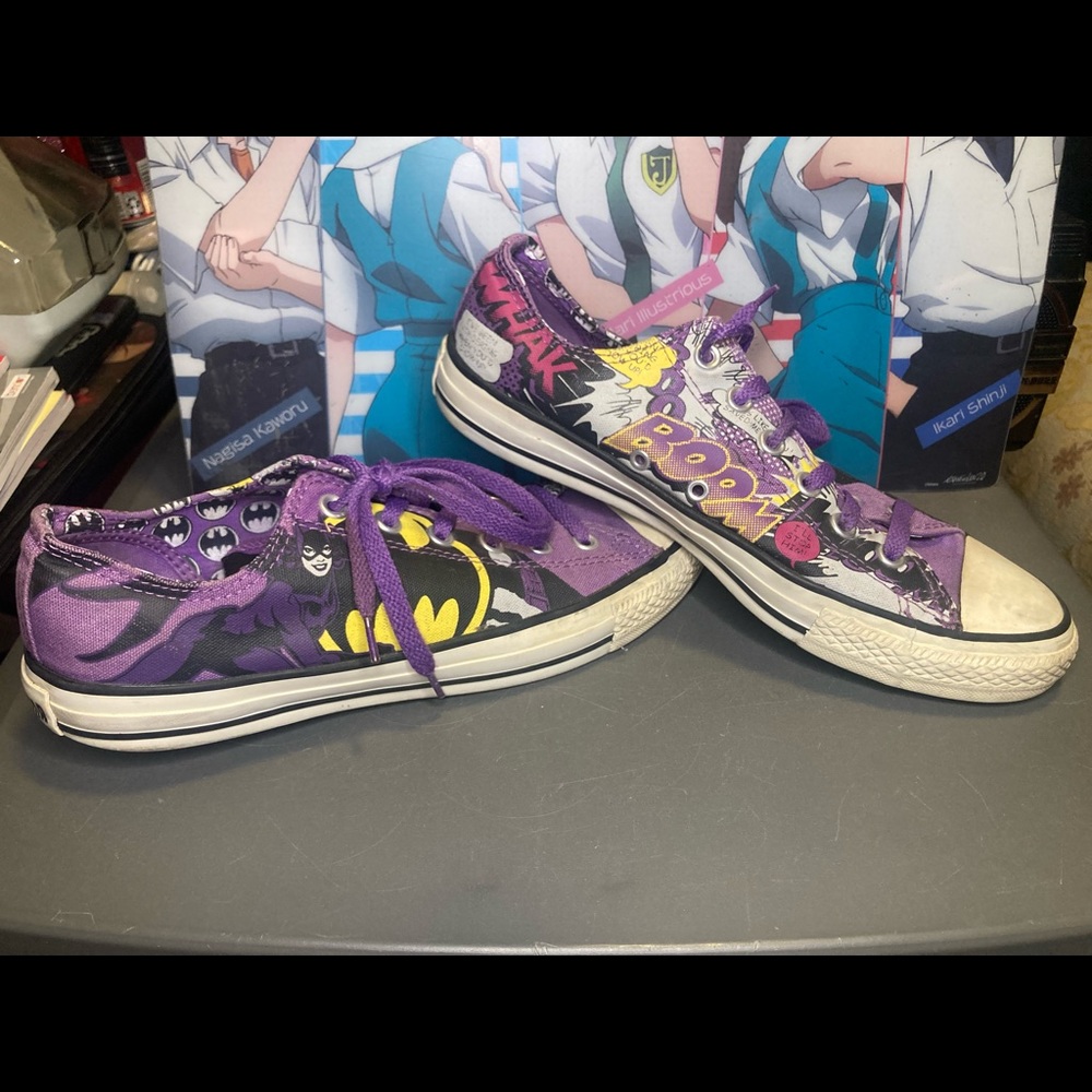 Batgirl Catwoman Converse Size 8/10 Dc Comics Low Top… Gem